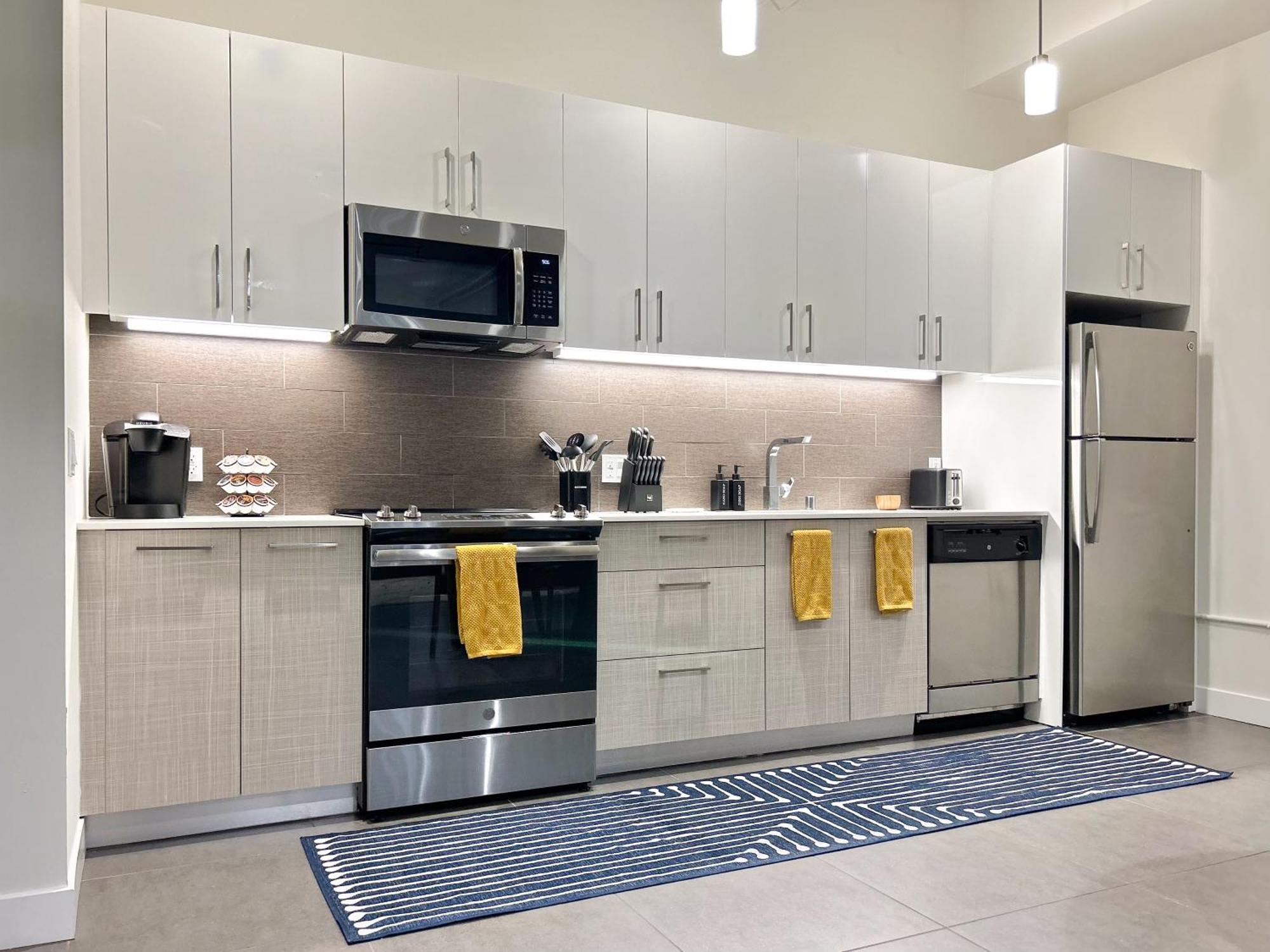 Luxury 2br In Dtla W Jacuzzi & Rooftop Views Los Angeles