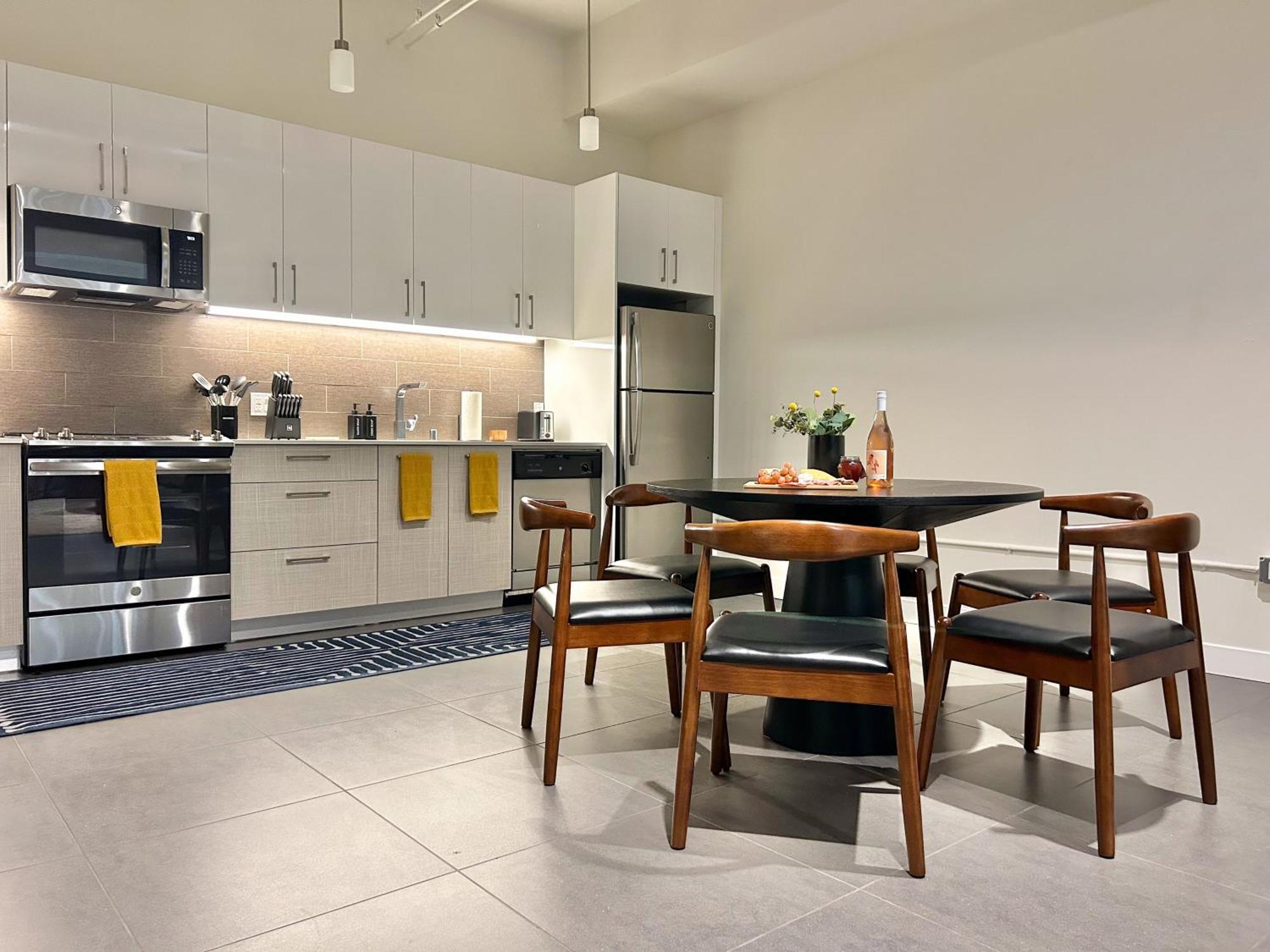 Apartment Luxury 2br In Dtla W Jacuzzi & Rooftop Views Los Angeles