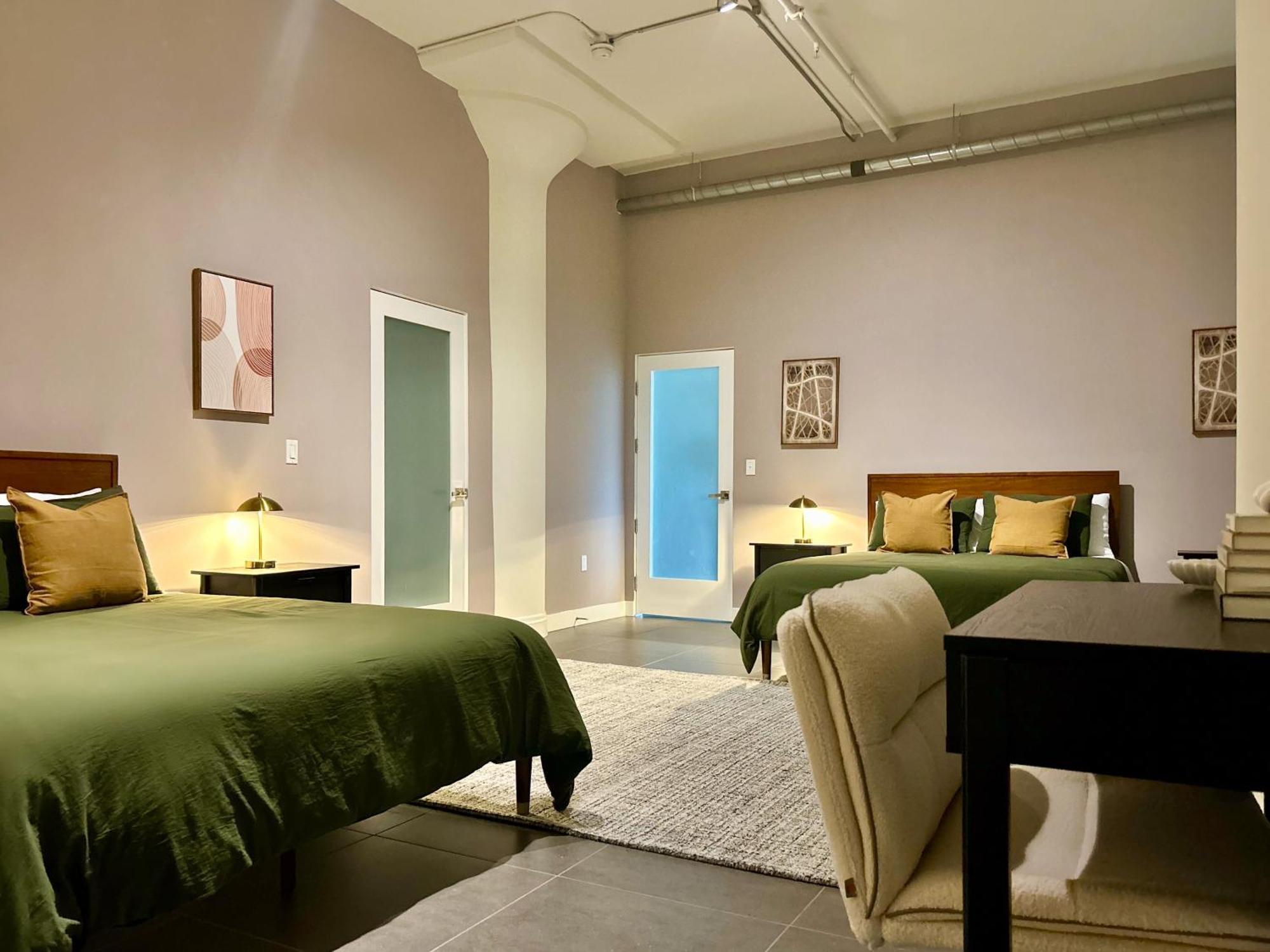 Luxury 2br In Dtla W Jacuzzi & Rooftop Views *