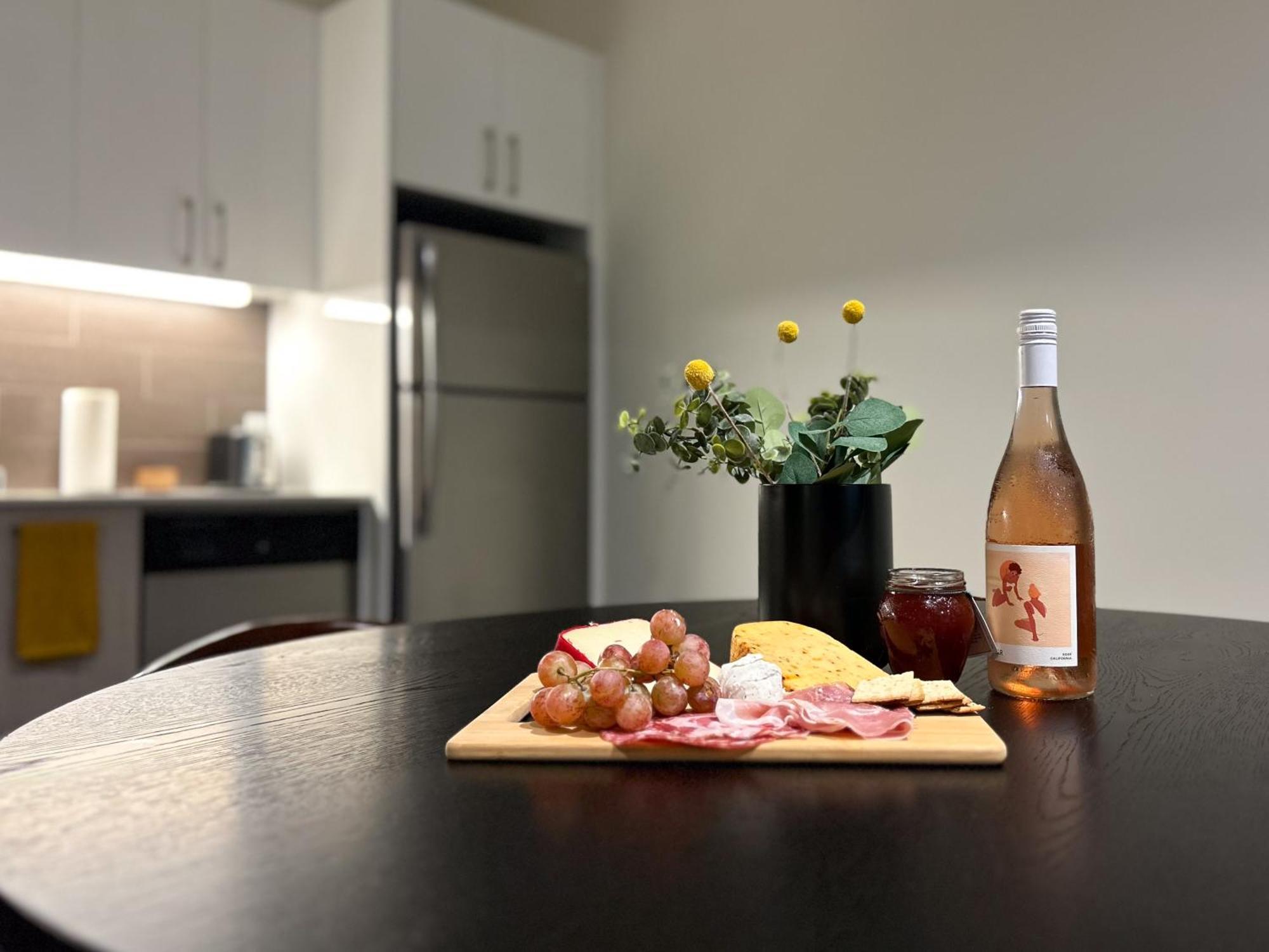 Luxury 2br In Dtla W Jacuzzi & Rooftop Views * Los Angeles