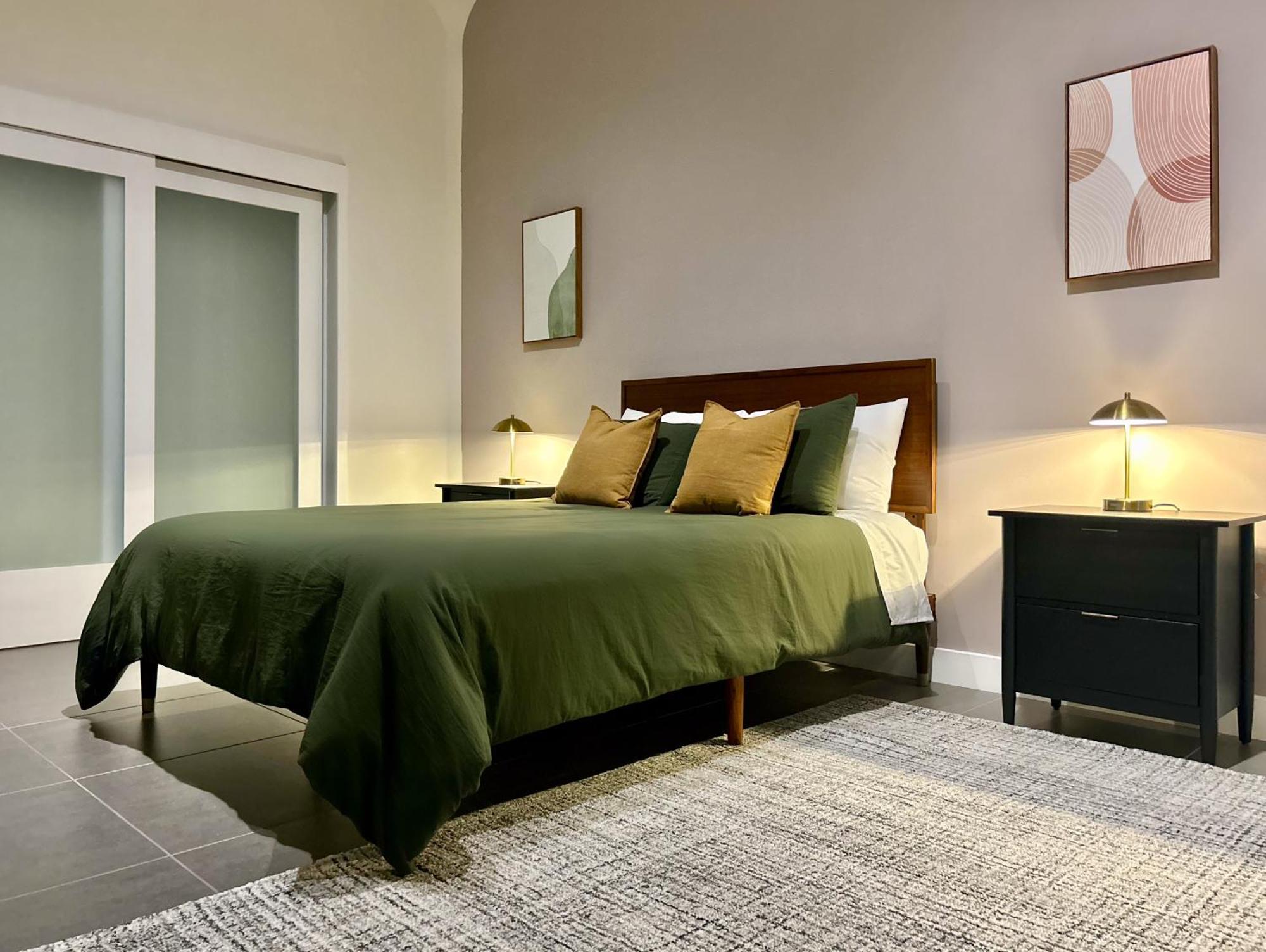 Luxury 2br In Dtla W Jacuzzi & Rooftop Views Apartment *