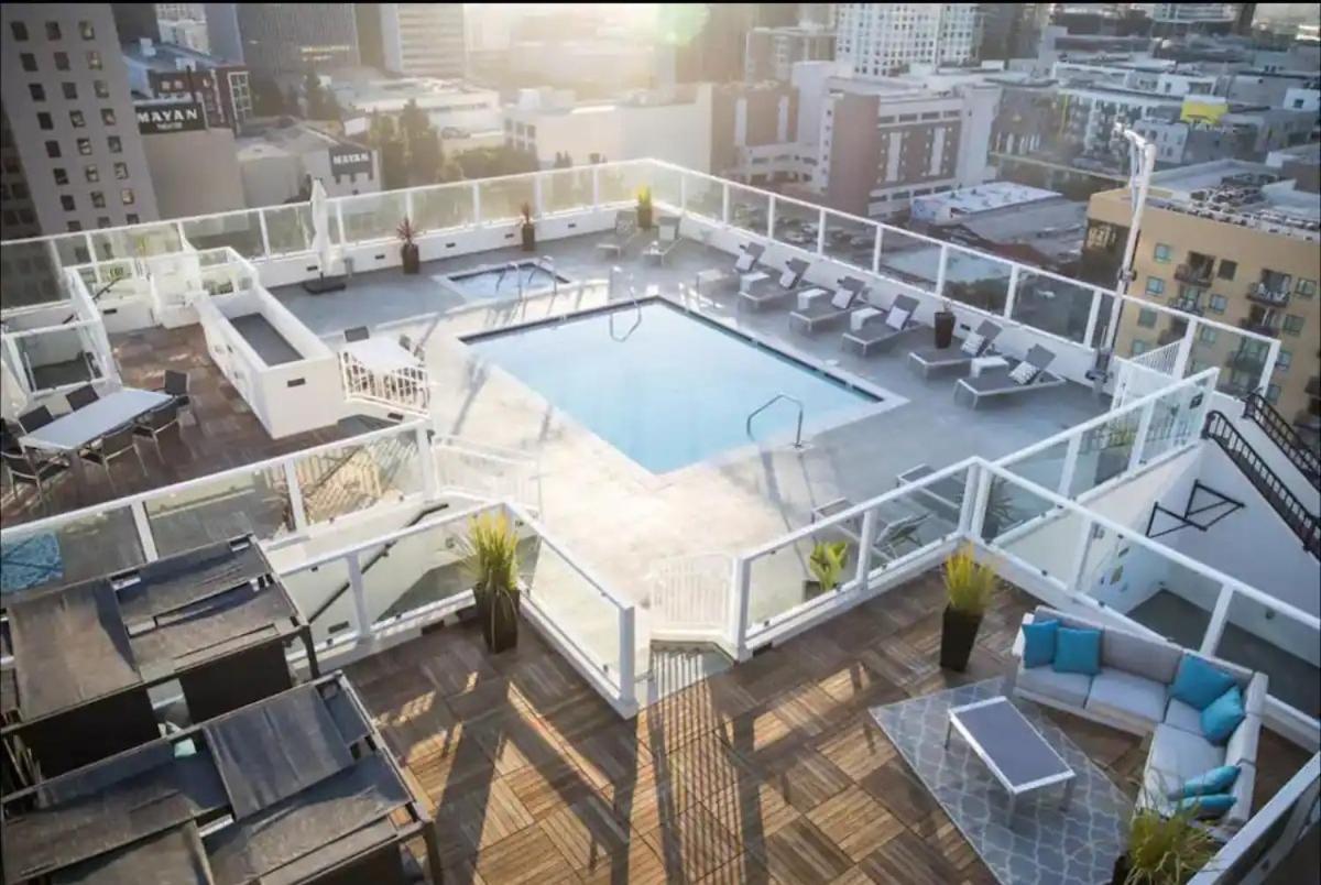 Luxury 2br In Dtla W Jacuzzi & Rooftop Views Apartment *