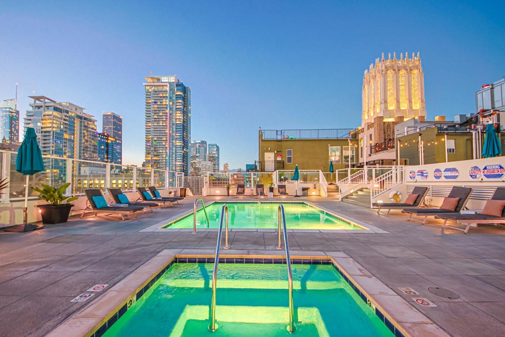 Luxury 2br In Dtla W Jacuzzi & Rooftop Views Apartment Los Angeles